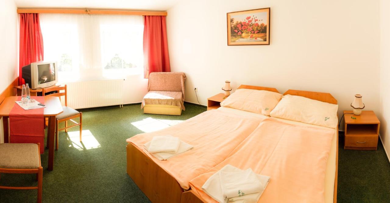 Motel Velky Rybnik Dehtare  外观 照片